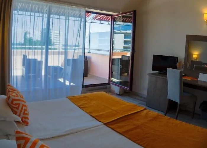 酒店 Park Odessos 3*